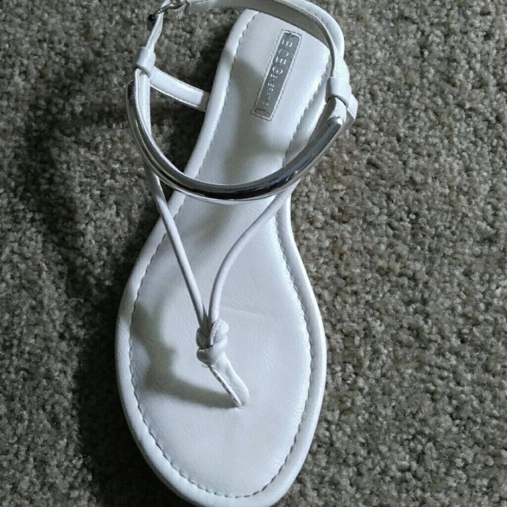 ❌Sold❌BCBG White Sandals
